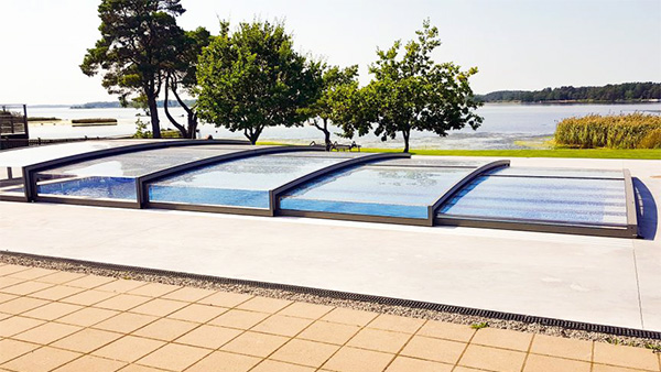 Schwimmbadüberdachung Aluna® Exclusive Line