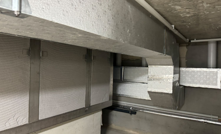 Be- und Entlüftungssystem einer Schwimmhalle