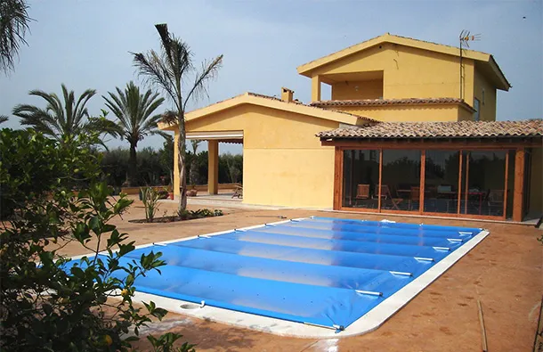 Sicherheitsabdeckung als Stangenabdeckung für Pool