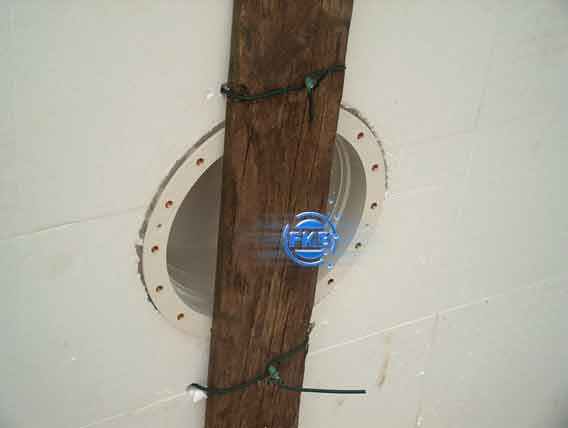 Eingesetzter Unterwasserscheinwerfer