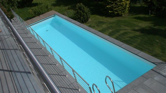 Schwimmbadauskleidung weiß