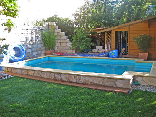 Pool im Garten