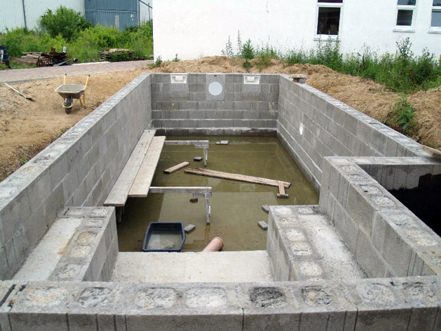fertiger Beckenrohbau
