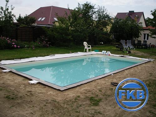 Pool mit Treppe