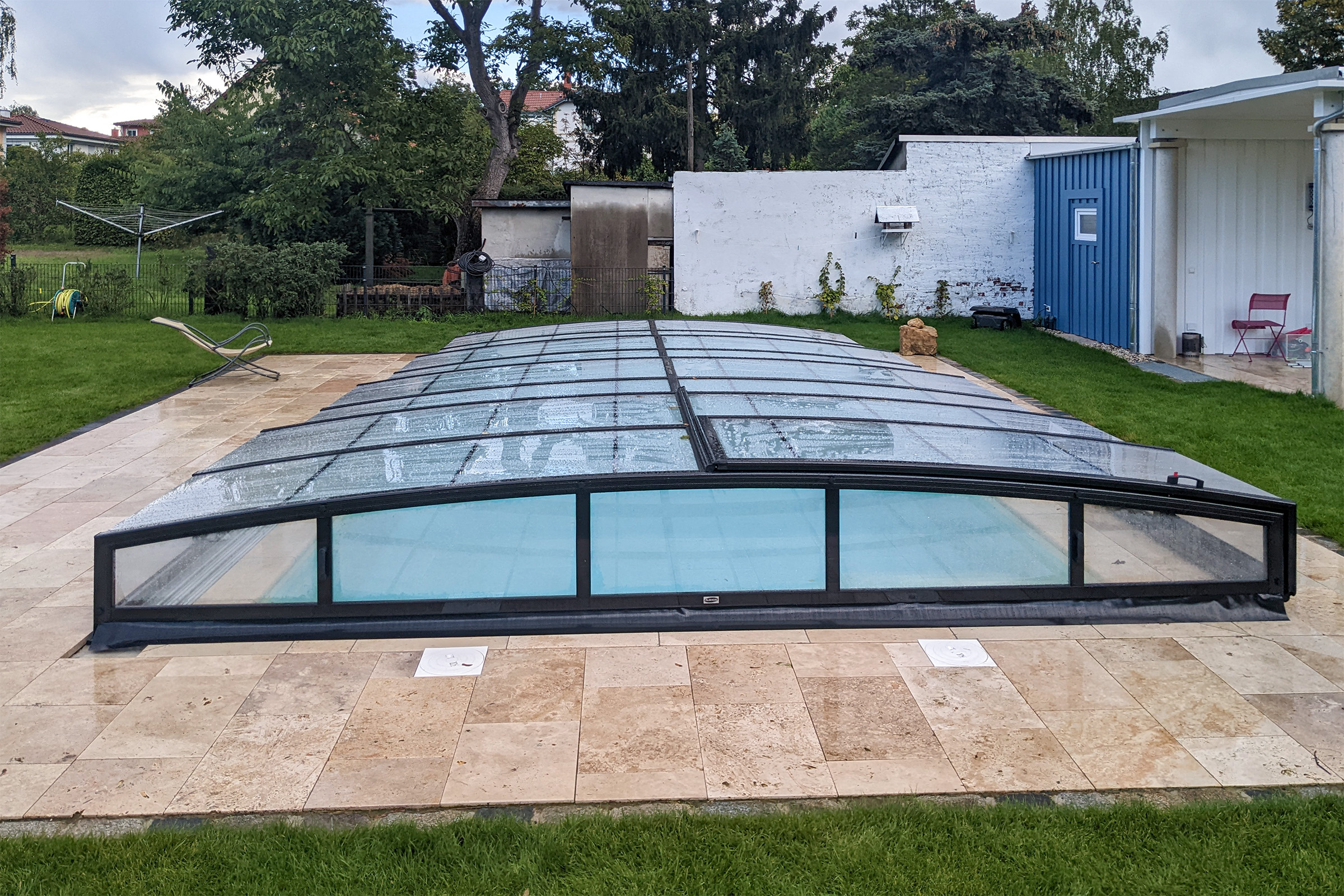 Rechteckschwimmbecken mit Albixon Casablanca Infinity B Poolüberdachung