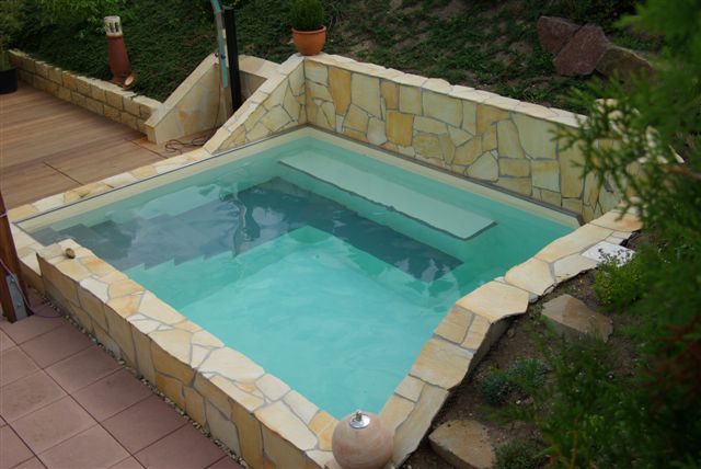 Pool mit Treppeneinstieg