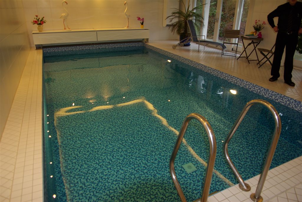 Fliesen-Schwimmbadsanierung 4x8x1,5 m