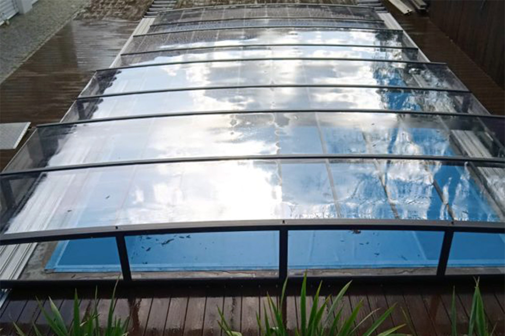 Flache Poolüberdachung Aluna® Exclusive Line