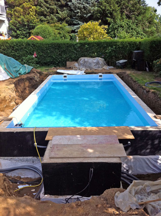 Schwimmbecken ohne Beckenrandsteine
