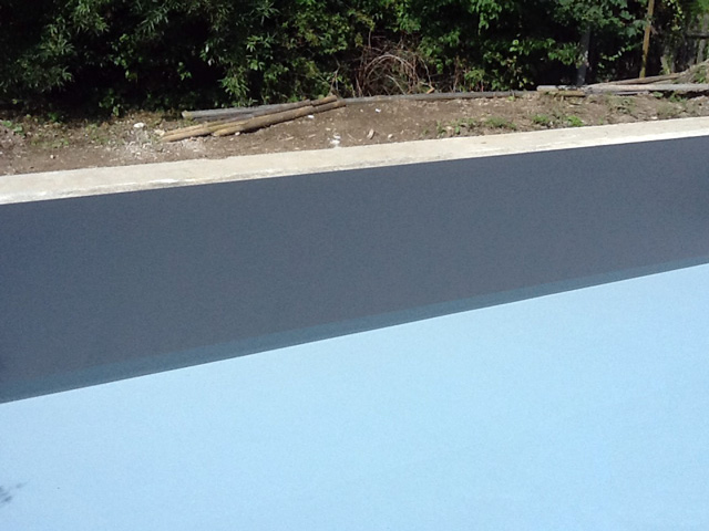 Folienauskleidung Wand dunkelgrau / Boden hellgrau