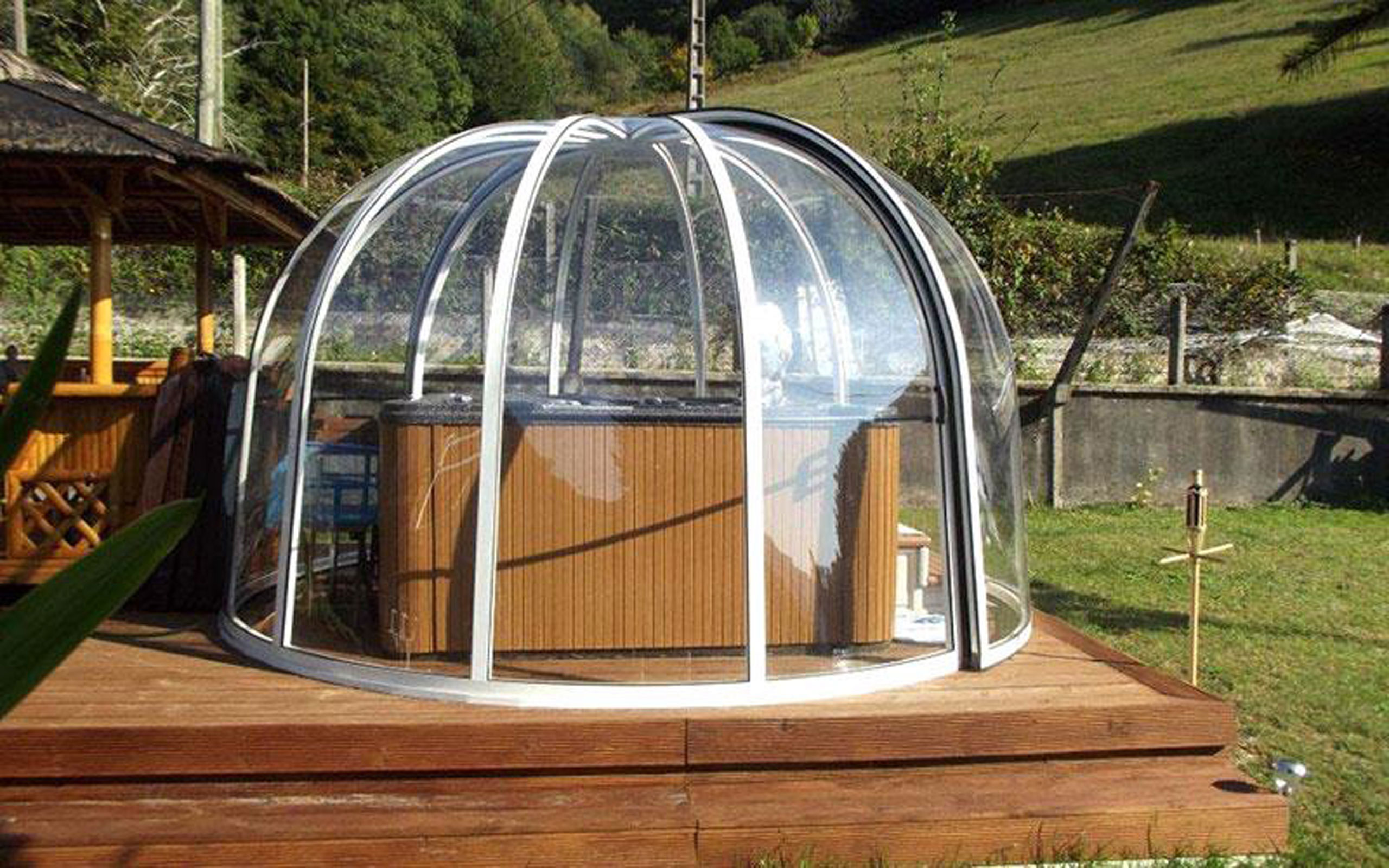 novacomet Rondo runde Poolüberdachung