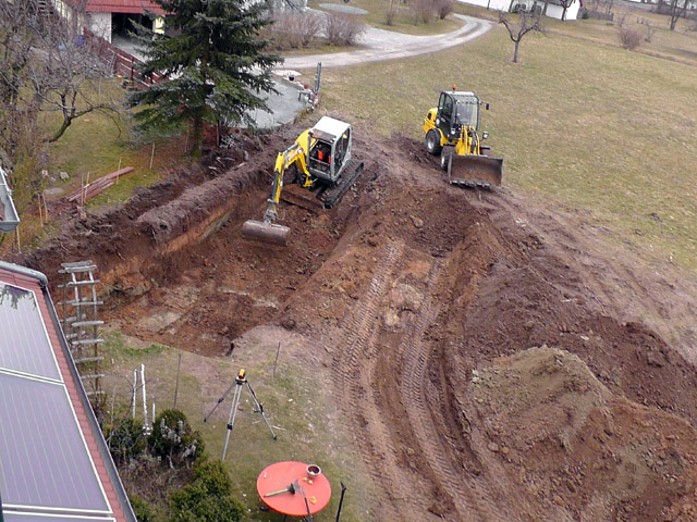 Aushub der Baugrube Schwimmbecken