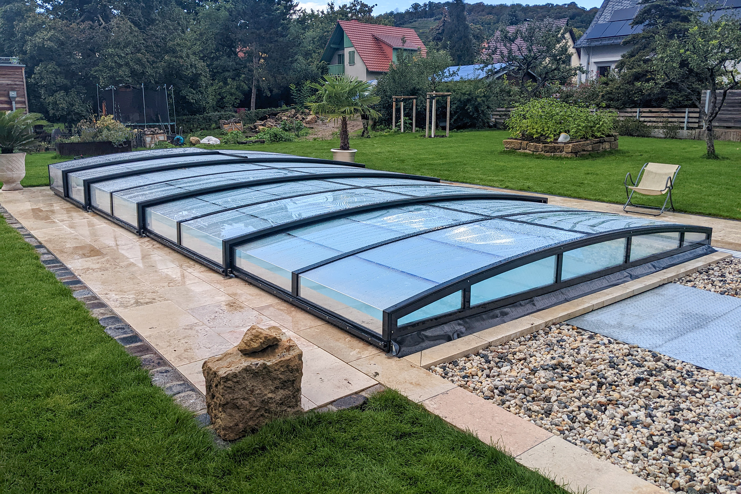 Rechteckschwimmbecken mit Albixon Casablanca Infinity B Poolüberdachung