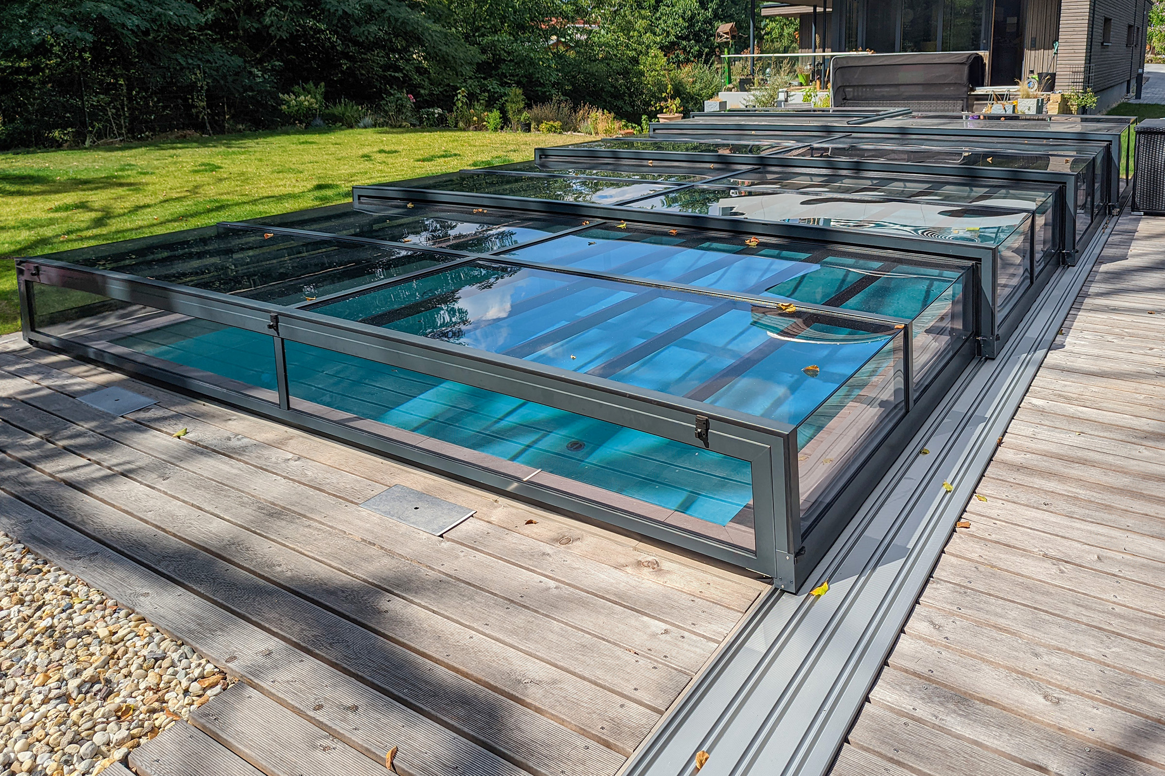 Betonschwimmbecken mit Prestige Poolüberdachung